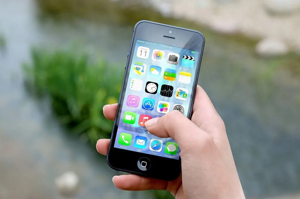 【悲報】我が愛機iPhone5S、急逝。