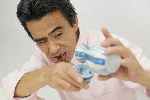 今日も今日とて、酒を喰らっているのですけど。