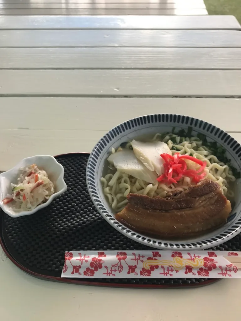沖縄そばなんぞについて触れてゆく。