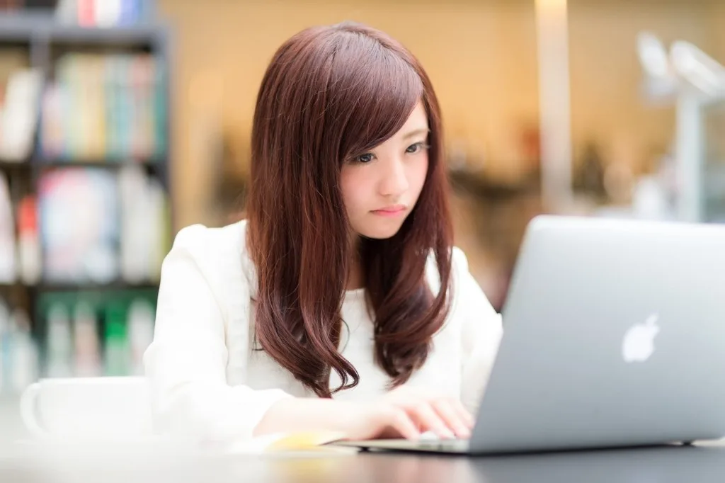 「語りえぬものについては、沈黙しなければならない」←喋るぞ僕は。