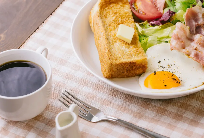 南風原の「可否館 （コーヒーカン）」と沖縄市泡瀬の「kramp coffee store」に行った。