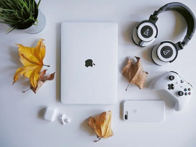 アプリ開発のためにMacBookにちらっと物欲動く。