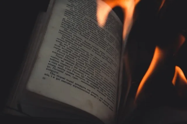小説書くのに苦しんでる。