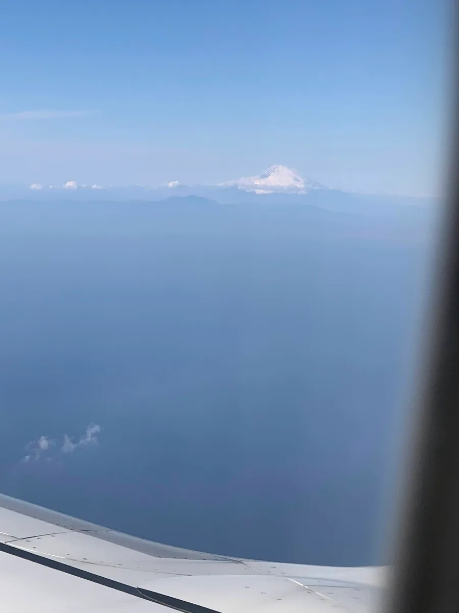 しばらく旅に出ます。