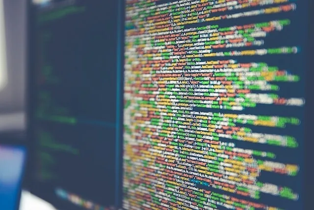 GWはAIで情報収集を行うためのシステム開発しよ。