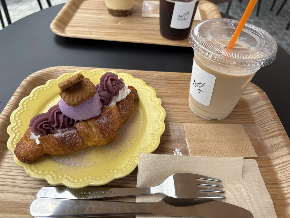 今日はカフェ巡り、明日は選挙に行ってくる。